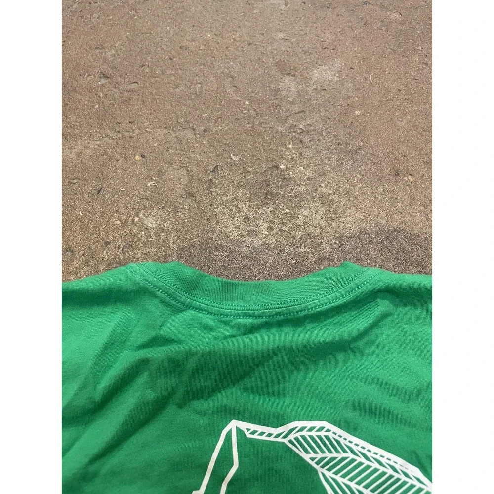 The North Face Long Sleeve Shirt Mens Medium Green‎ Yosemite Half Dome Graphic